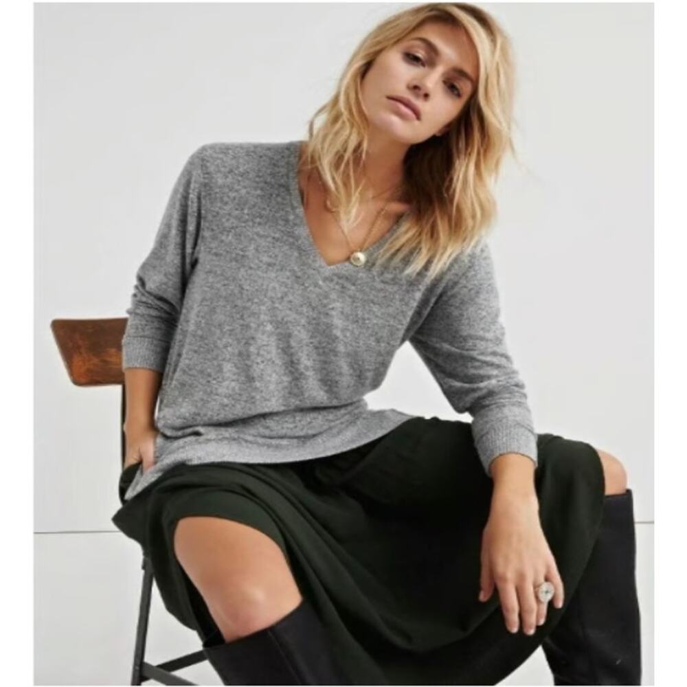 Lucky Brand V-Neck Marled Grey High Low Hemline Sweater, Size Small